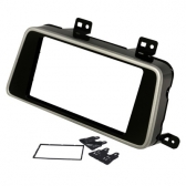 Moldura FIAMON 7 Pol - Nissan Kicks 2016/2021 - Black Piano c/ Friso Prata - 4004